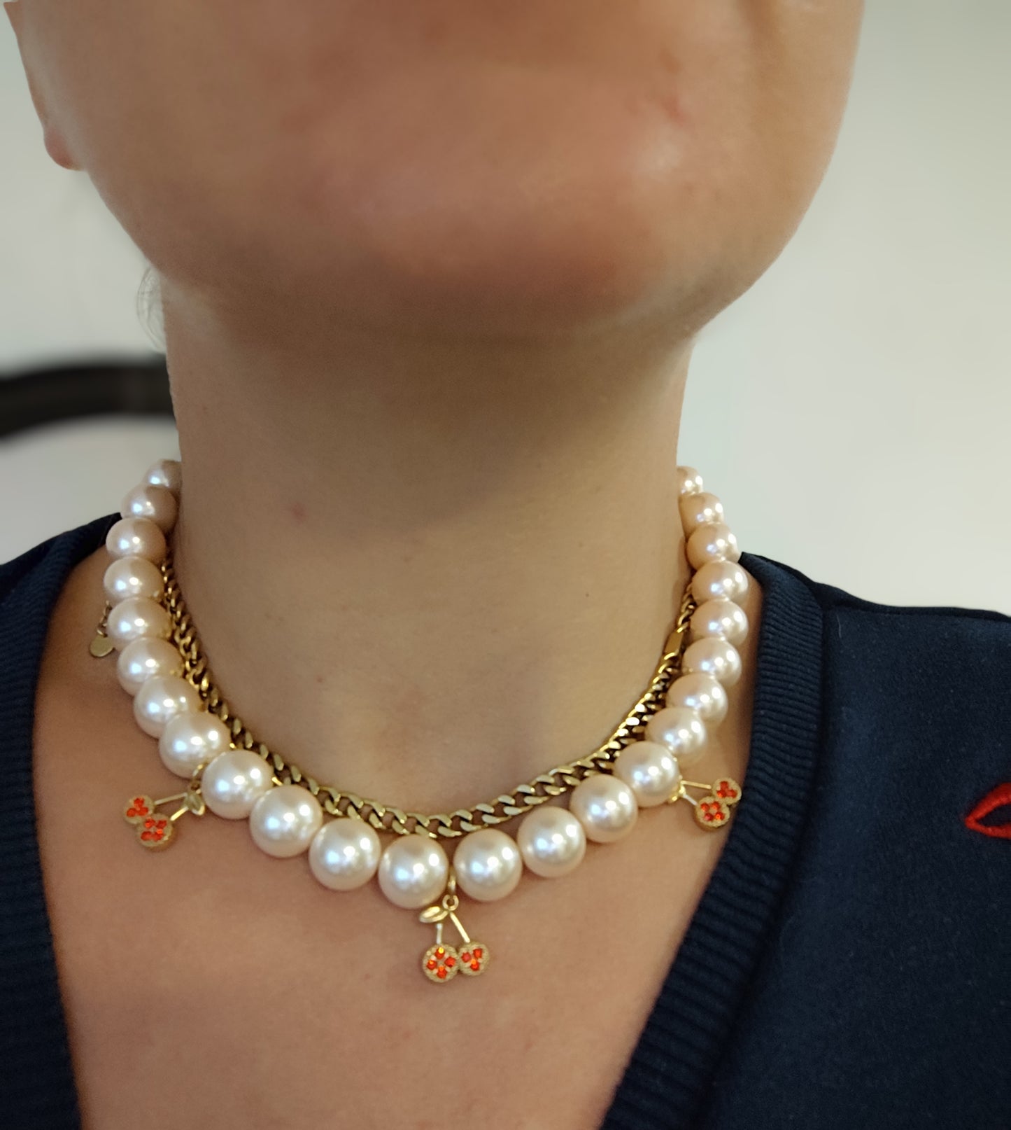 Collier Cherry