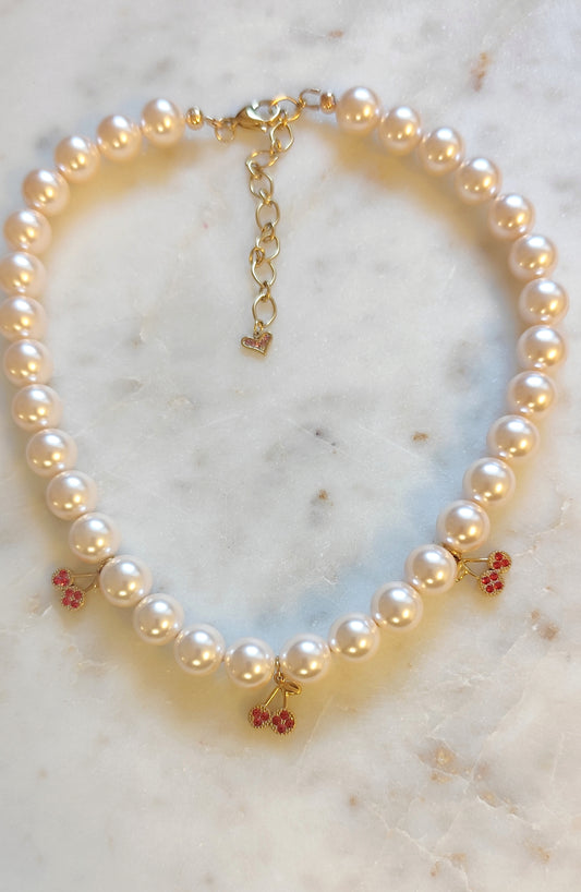 Collier Cherry